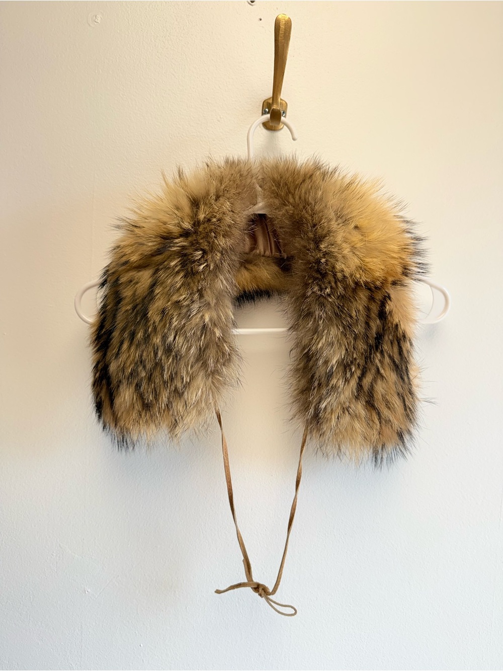 Vintage 100% Fin Raccoon Genuine Fur Collar Stope Leather Tie Express
